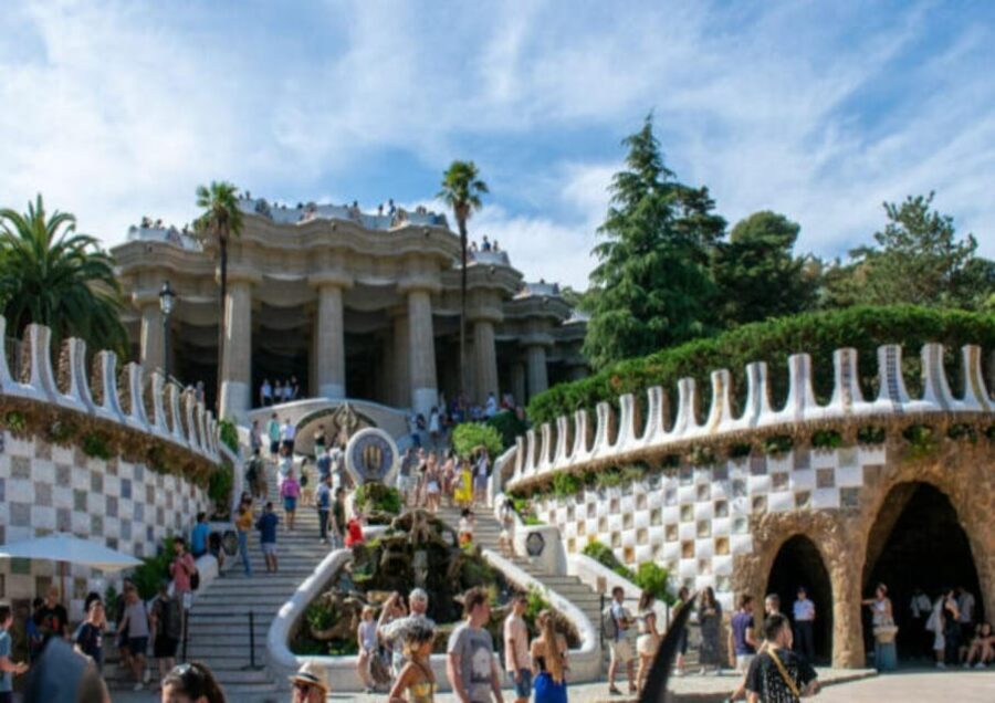 Barcelona Walking Tour 3 hours - Why This Tour Works for Different Travelers
