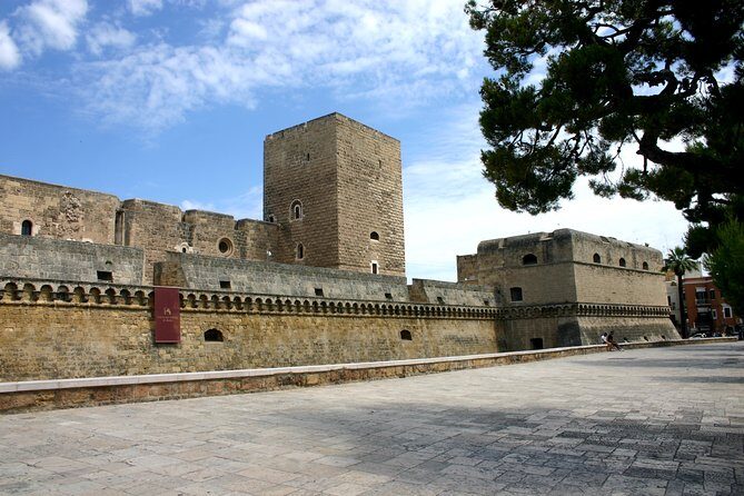 Bari Walking tour in small group - What Makes This Tour Stand Out?