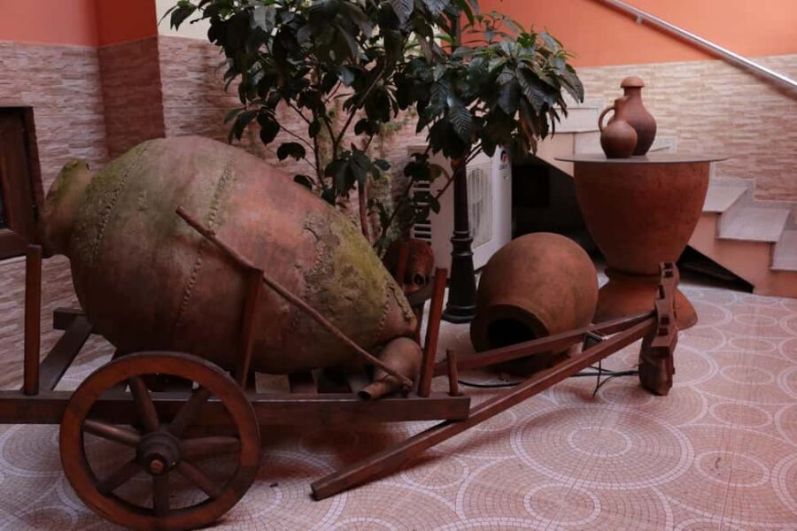 Batumi: Churchkhela Making Masterclass with Snacks - The Experience Environment and Group Size