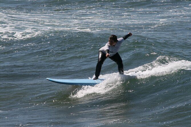 Beginners, intermediate and advanced surf lessons - Quality Equipment & Environment