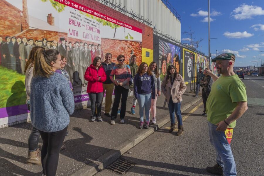 Belfast and Giant's Causeway in Italian or Spanish - Visiting the Giant’s Causeway