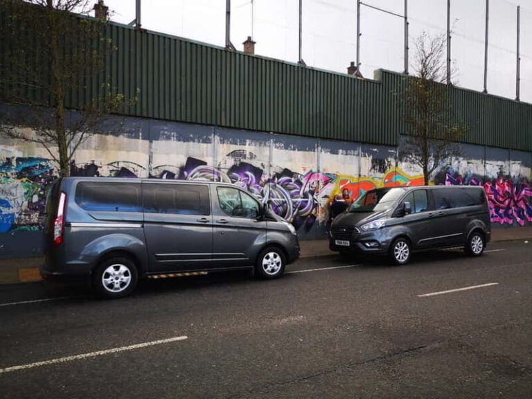 Belfast political mural taxi tour - The Guides: Why They Make a Difference