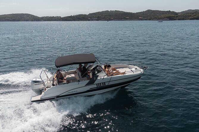 Beneteau Flyer 7.7 Spacedeck Cruise - Why This Tour Stands Out