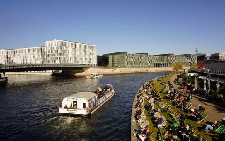 Berlin: 1-Hour Boat Tour with Bilingual Guide (Ger/Eng) - Who Would Love This Tour?