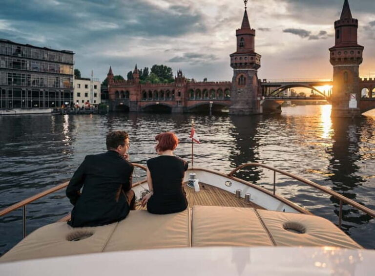 Berlin: 1h Boutiquestyle-Cruise on the Electric FITZGERALD - What to Expect on the Water