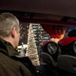 Berlin: 2-Hour Christmas Lights Bus Tour incl. Mulled Wine - Festive Highlights