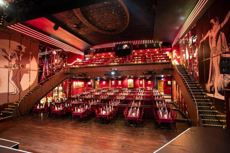 Berlin: Highlight Show "FLYING LIGHTS" - Variety Show - Who Will Love "FLYING LIGHTS"