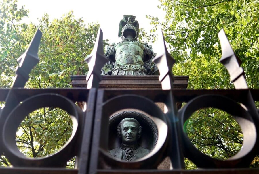 Berlin: Tour through the Invalids' Cemetery - Why this tour is a hidden gem for history buffs