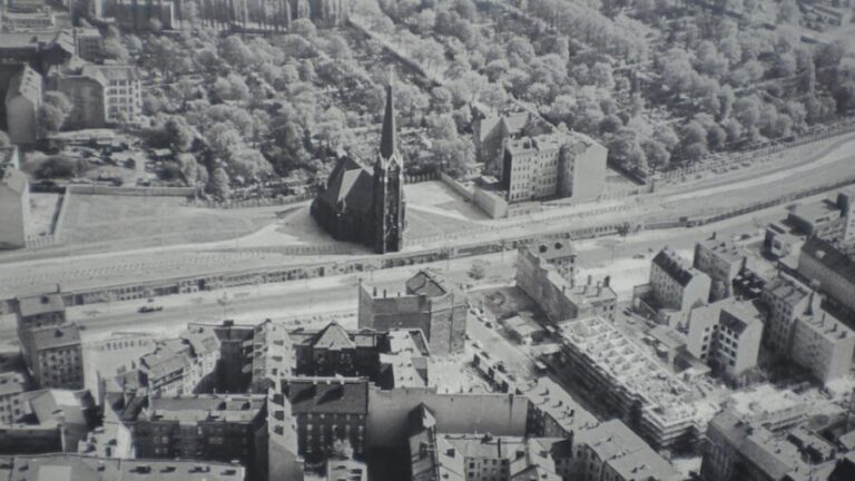 Berlin Wall Tour - Tears, Tunnels & Triumphs (Small Group) - What Sets This Tour Apart?