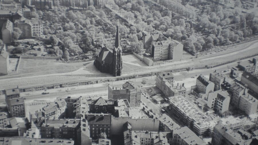 Berlin Wall Tour - Tears, Tunnels & Triumphs (Small Group) - What Sets This Tour Apart?