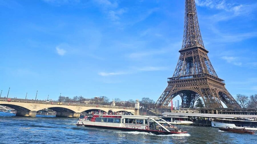 Best of Both Worlds Cruise: From Canal St. Martin to Seine - Transitioning to the Seine: Paris’s Grand Stage