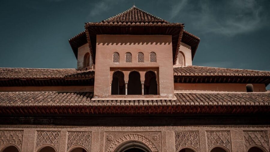 Best of Granada: Private Walking Tour with a Local - Discovering Granada with a Local Guide