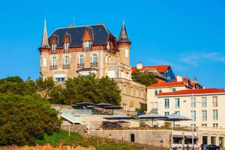 Biarritz: 2-hour Best Intro Walking Tour with a Local - A Deep Dive into the Tour Experience