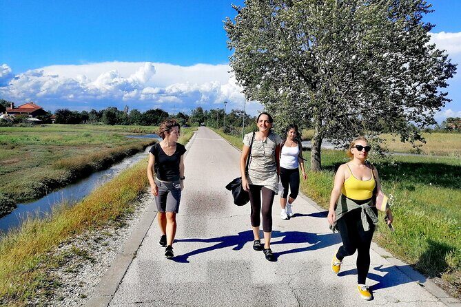 Bike tour with honey and artichockes on SantErasmo island - The Guide and Group Experience