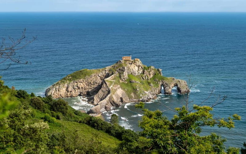Bilbao: Gaztelugatxe, Bermeo, Mundaka, Gernika, & Wine Tour - What Makes This Tour Stand Out?
