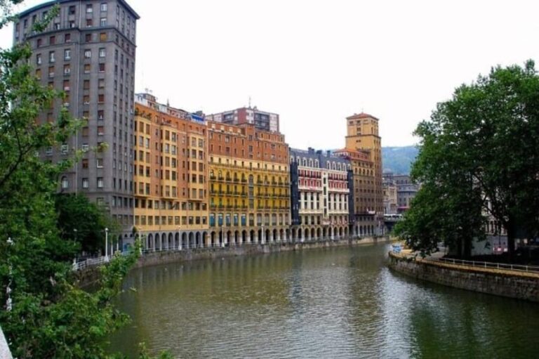 Bilbao : Private Custom Walking Tour with a Local Guide - What to Expect During the Tour