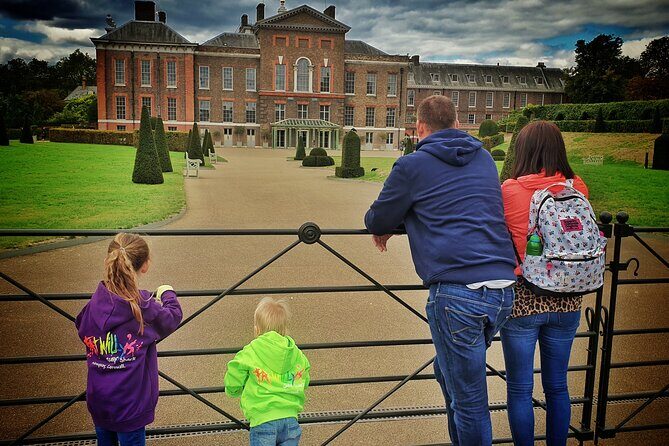 Black Cab Tour of London - Narrated Taxi Tour Guide - History Sightseeing - Who Should Consider This Tour?