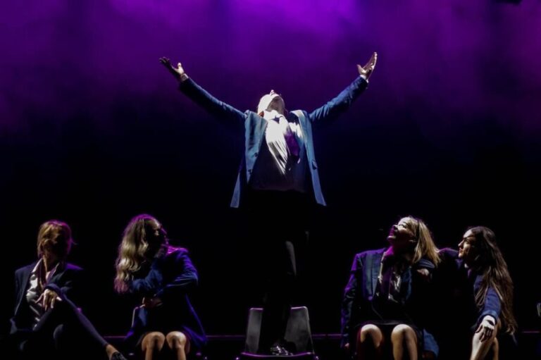 Blackpool: "Viva Broadway - From West End to Broadway" Entry - How the Experience is Structured