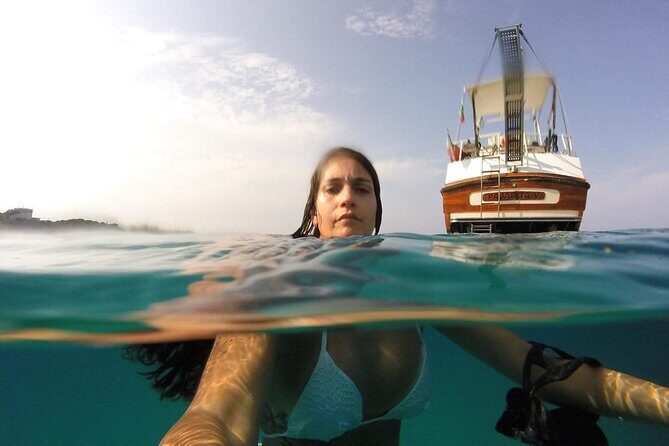 Boat excursion from Palermo with aperitif and wine - Stop 2: Grotta della Regina and Queen’s Pool