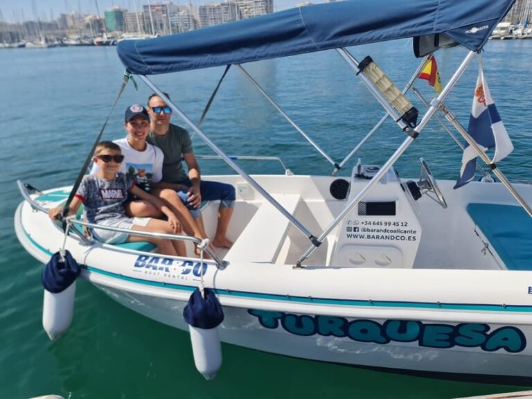 Boat rental without certification - The Experience from the Traveler Perspective