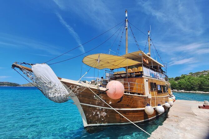 Boat trip from Biograd na Moru to Kornati National Park - The Highlight: Lojena Beach on Levrnaka Island