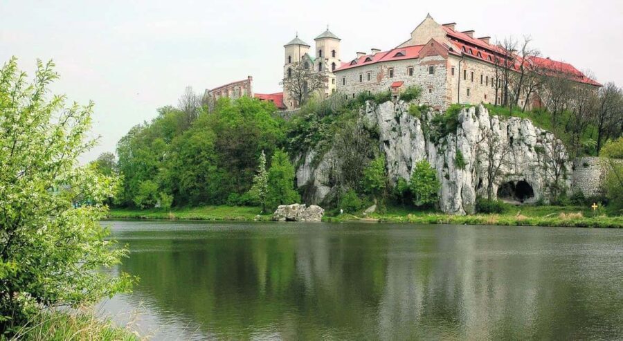 Boat trip to Tyniec: Benedictine abbey and gourmet break - Practical details and value