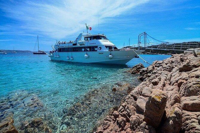 Boat trips La Maddalena Archipelago - Departure from La Maddalena - Authenticity and Comfort on Board