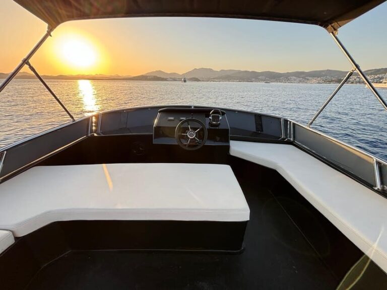 Bodrum: Bodrum Sunset Tour with Jet Black Yacht - Why This Tour Works Well for You