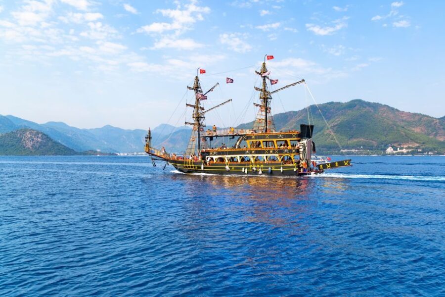 Bodrum: Family-Friendly Pirate Boat Day with Lunch & Drinks - Authentic Experiences & What Reviewers Say