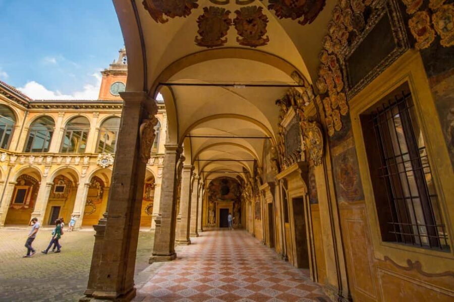 Bologna: Archiginnasio guided group tour - Key Points