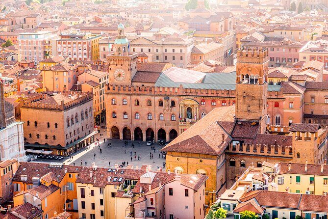 Bologna: City Walk with Audio Guide in 7 Languages on your Phone - The Itinerary: A Walk Through Bologna’s Heart and Hidden Corners