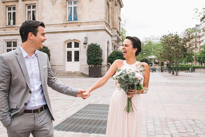 Book Exclusive Eiffel Tower Photoshoot Paris Photographer - Authentic Perspectives from Travelers