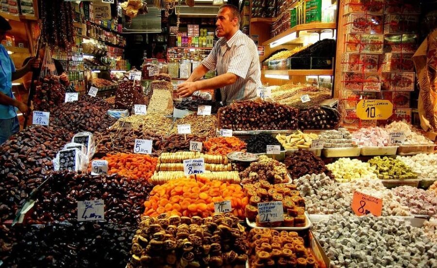 Bosphorus Cruise and Two Continents Tour with Local Guide - Who Is This Tour Best For?