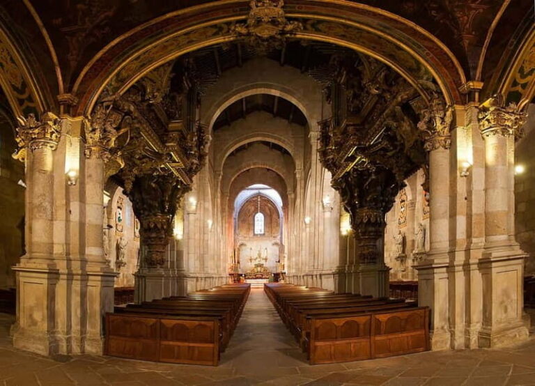 Braga: Centre Private Walking Tour w/ Thermal Spring Entry - Additional Practical Details