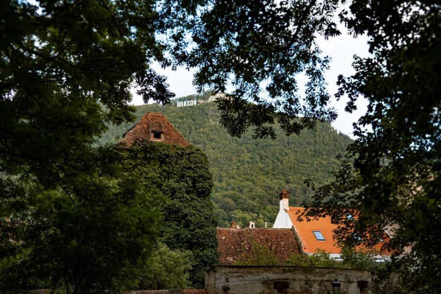 Brasov: Guided Walking Tour with Professional Photos - Detailed Breakdown of the Itinerary