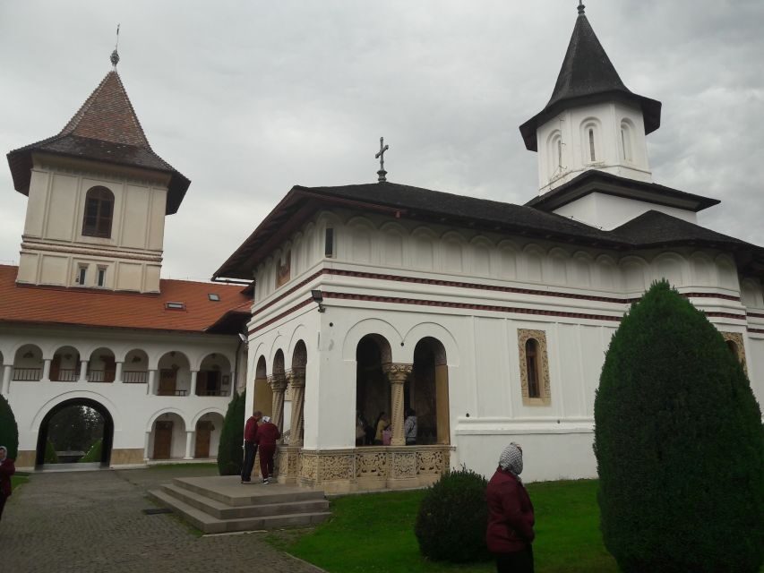 Brasov: Transfagarasan Highway-Balea Lake - Carta monastery - What’s Included and What’s Not