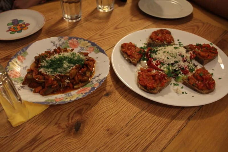 Breakfast and Sights - What to Expect from the Experience