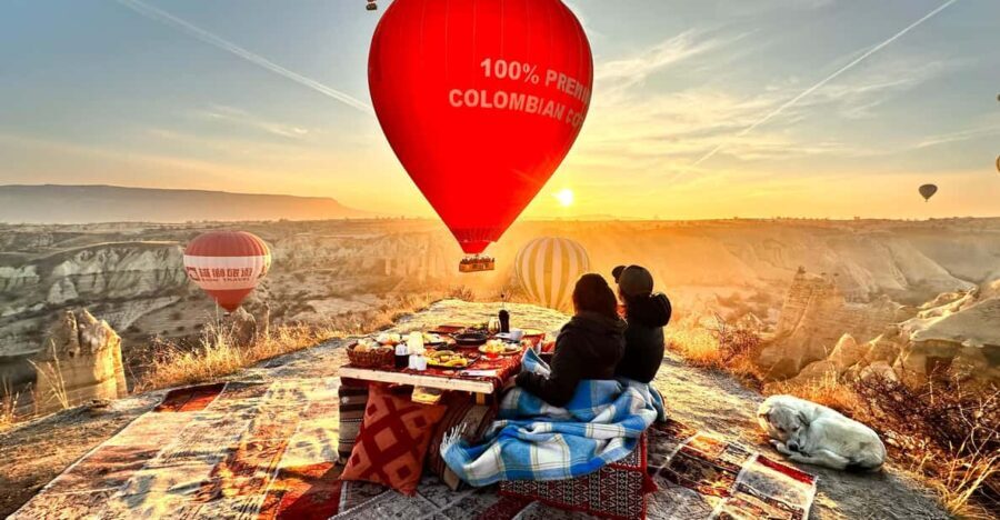 Breakfast with balloons in the valley ( private table ) - The Value of this Experience