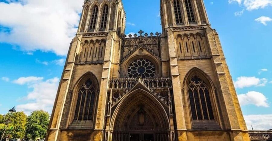 Bristol : Sightseeing Custom Tour with a Local Guide - Pricing & Value