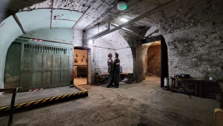 Bristol: St. Nicholas Market and Air Raid Shelter Tour - Evaluating the Value