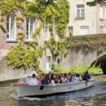 Bruges: Small Group Boat Cruise and Guided Walking Tour - In-Depth Look at the Tour Experience