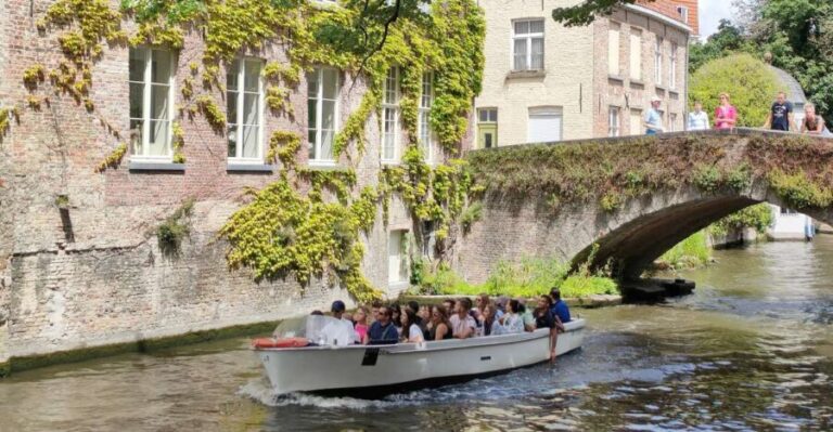 Bruges: Small Group Boat Cruise and Guided Walking Tour - In-Depth Look at the Tour Experience