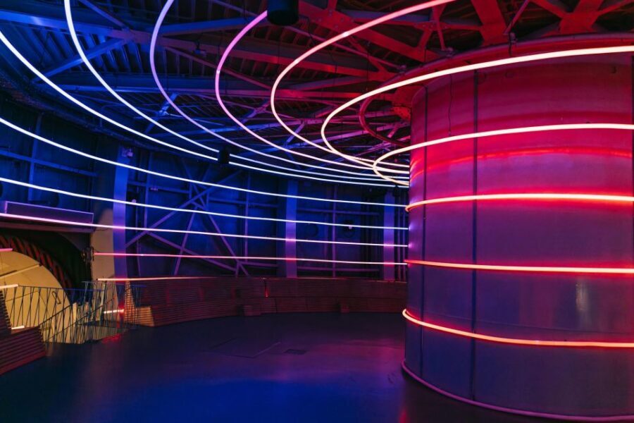 Brussels: Atomium Entry Ticket with Design Museum Ticket - Dining and Refreshments