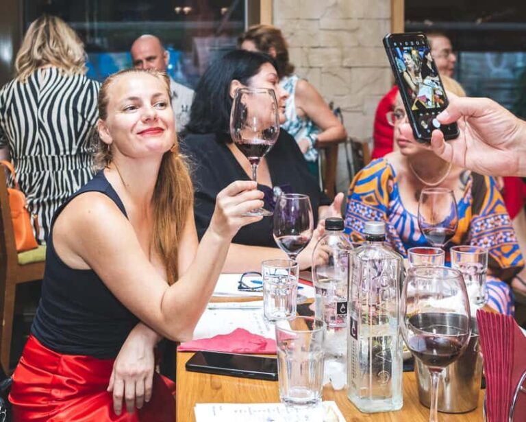 Bucharest: Romanian Lunch Offer & Sparkling Wine - A Deep Dive into the Experience