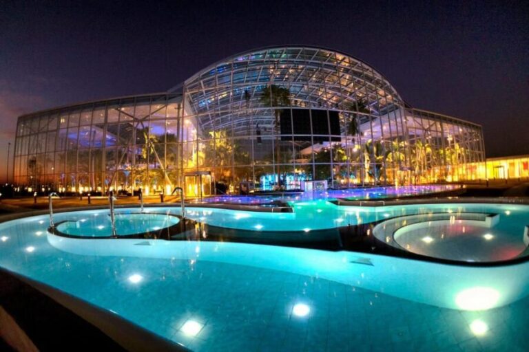 Bucharest: Therme Bucharest Spa Day with Luxury Transfer - Who Should Consider This Tour?