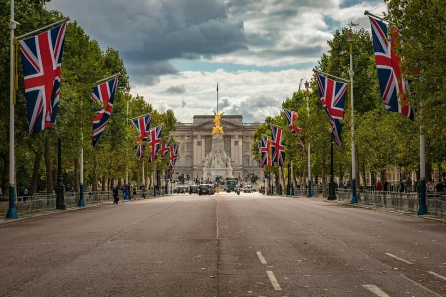 Buckingham Palace, Change the Guard & Crown Jewels Tour - Why This Tour Offers Great Value