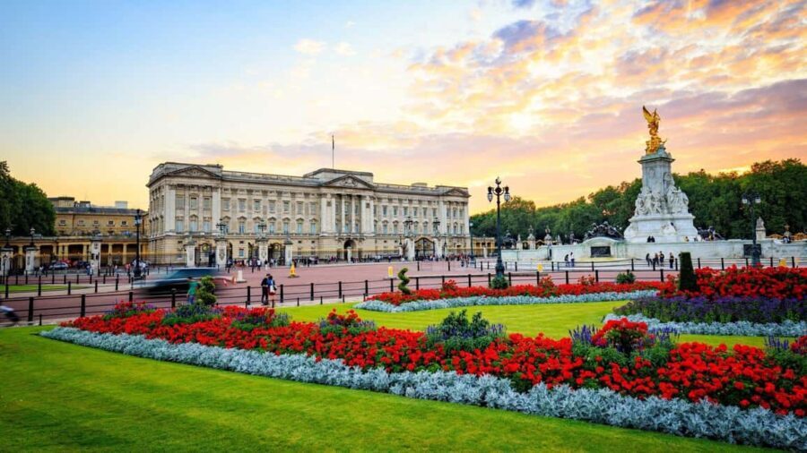 Buckingham Palace State Rooms Entry & Royal London Audio App - Key Points