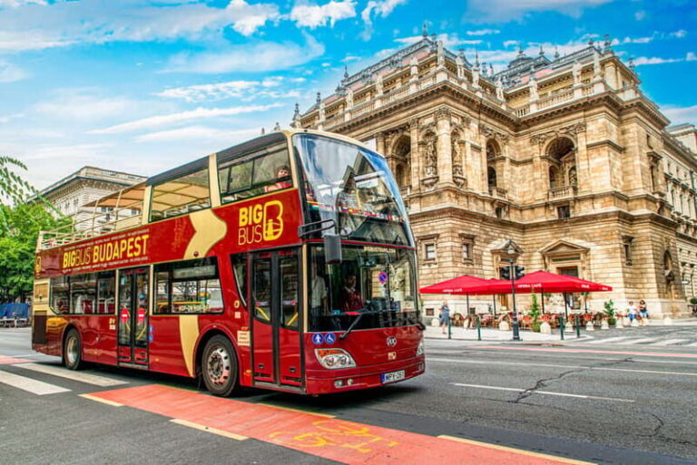 Budapest: Big Bus Hop-On Hop-Off Tour & Danube River Cruise - How the Hop-On Hop-Off Bus Works
