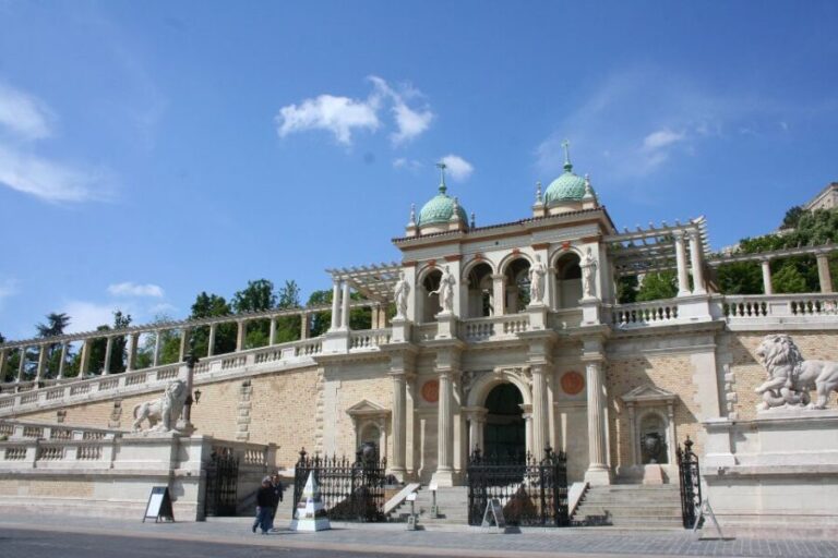 Budapest: Buda Castle Private Walking Tour - The Highlights