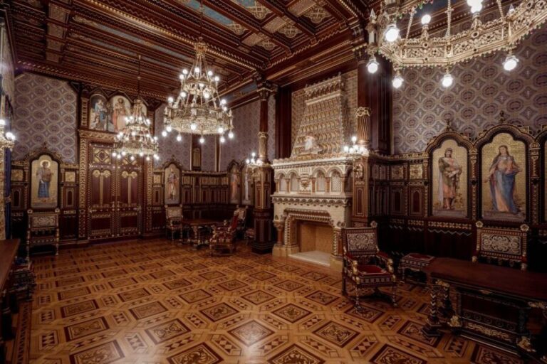 Budapest: Buda Castle Walk with Saint Stephen's Hall - Who Is This Tour Best For?